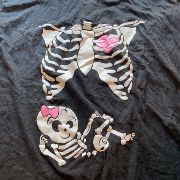 5/$20 Maternity shirt girl baby size xxl - Picture 3 of 8